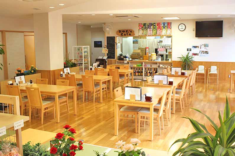お食事処「おかん's Cafe」内観